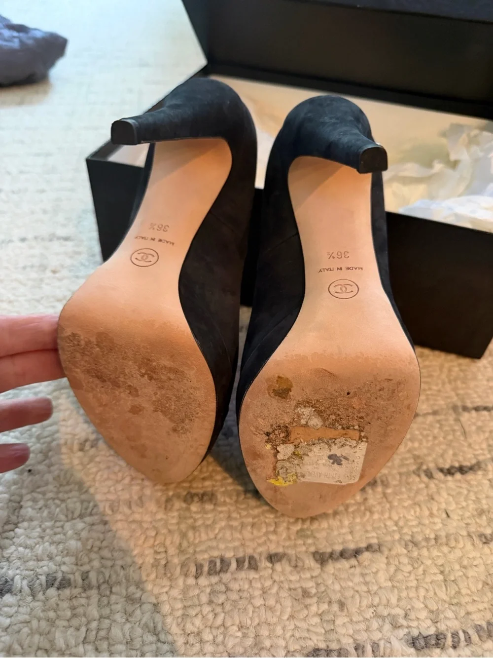 CHANEL Black Suede Classic Pump with Signature CC worn 1x Box included! EUC! - Picture 8 of 13
